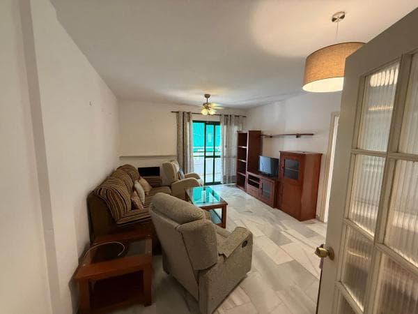Piso en venta en Calle Jacinto Benavente, Marbella
thumbnail 2