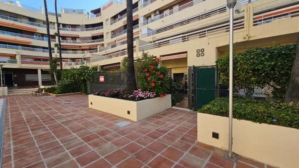 Piso en venta en Calle Alonso de Bazán, Marbella
thumbnail 2
