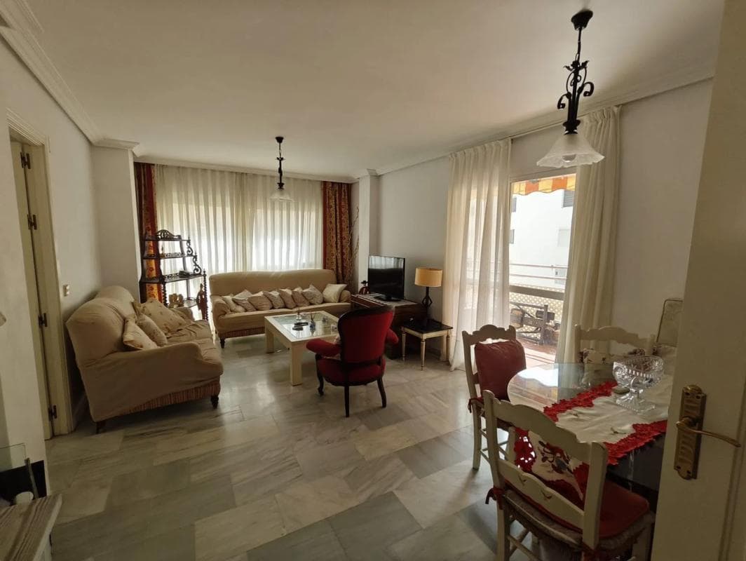 Venta de piso en Barrio Playa Bajadilla-Puertos, Marbella
photo 2