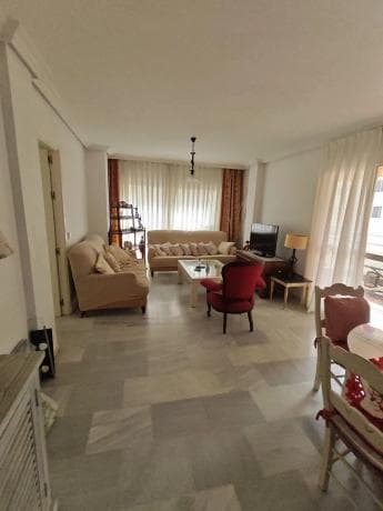 Piso en venta en Barrio Playa Bajadilla-Puertos, Marbella
thumbnail 2