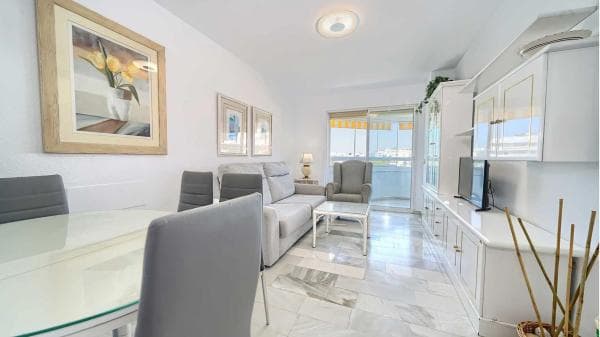 Piso en venta en Calle Camilo José Cela, 10 -14, Marbella
thumbnail 2