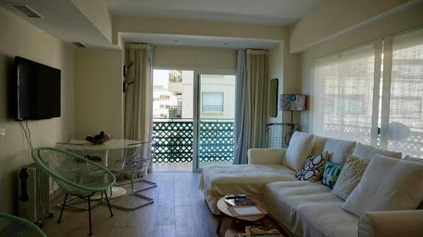 Piso en venta en Calle Mediterráneo, Marbella
photo 1