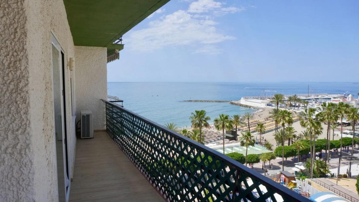 Venta de piso en Calle Mediterráneo, Marbella
photo 3