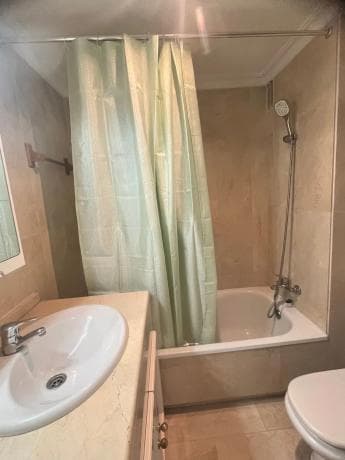 Piso en venta en Barrio Playa Bajadilla-Puertos, Marbella
thumbnail 2