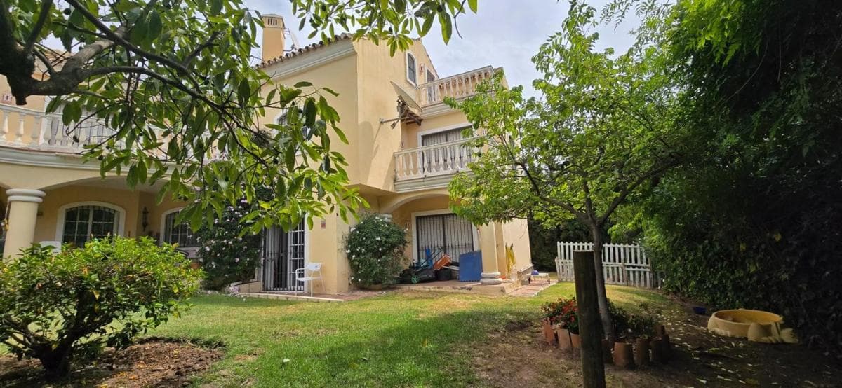Venta de chalet independiente en Calle la Pimienta, Marbella
photo 2