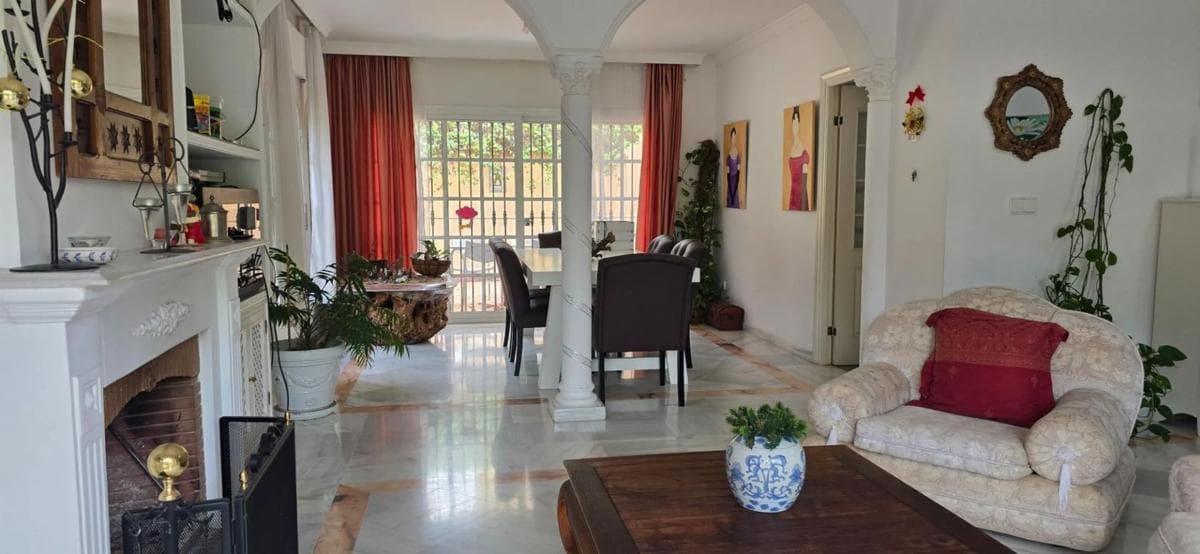 Venta de chalet independiente en Calle la Pimienta, Marbella
photo 3