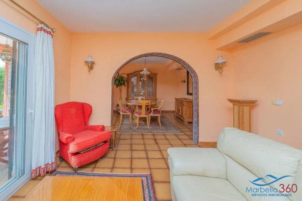 Independent chalet for sale in Calle la Morera, 19, Marbella
photo 1