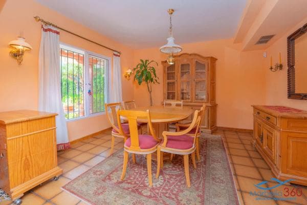 Independent chalet for sale in Calle la Morera, 19, Marbella
thumbnail 2