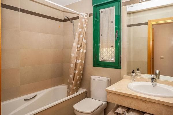 Piso en venta en Calle Buenaventura, Marbella
thumbnail 1