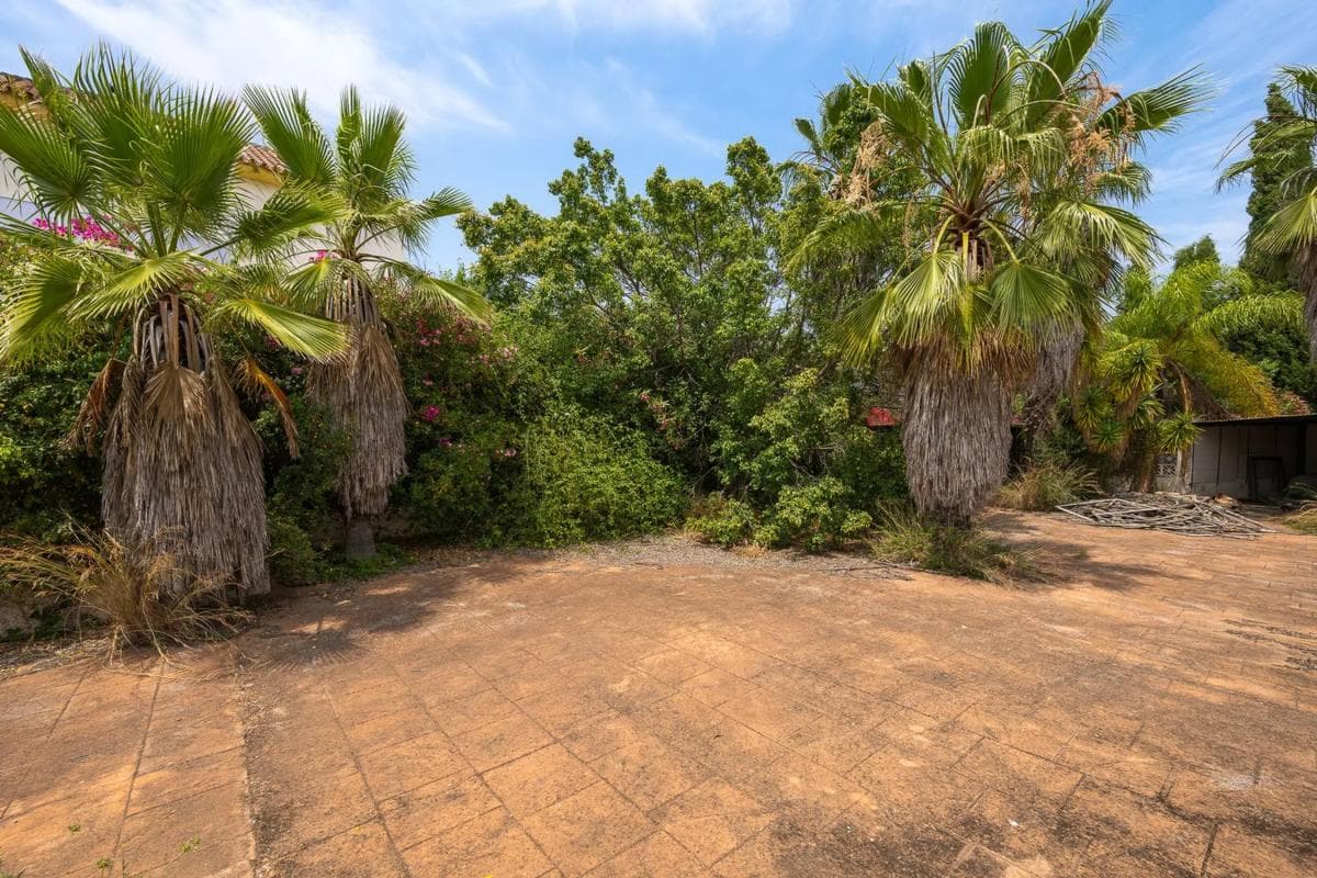 Venta de chalet independiente en Barrio Valdeolletas-Las Cancelas-Xarblanca, Marbella
photo 2