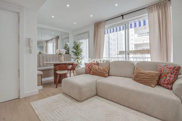 Piso en venta en Avenida Miguel Cano, Marbella
thumbnail 1