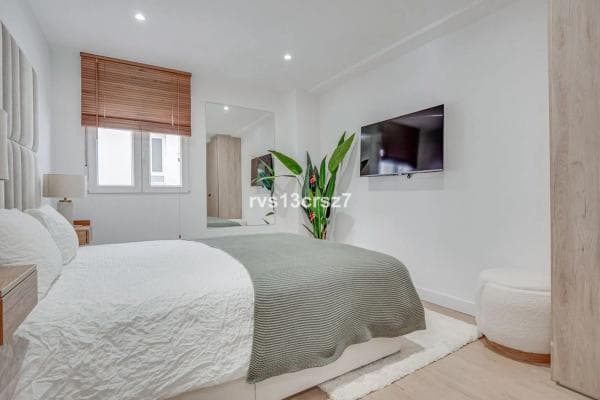 Piso en venta en Avenida Miguel Cano, Marbella
thumbnail 2