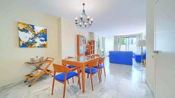 Piso en venta en Calle de Ramón Gómez de la Serna, 61, Marbella
thumbnail 2