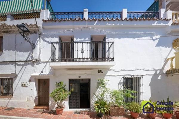 Independent chalet for sale in Calle Lobatas s/n, Marbella
thumbnail 2