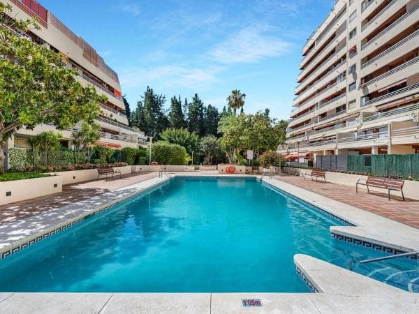 Piso en venta en Avenida Arias Maldonado, Marbella
thumbnail 2