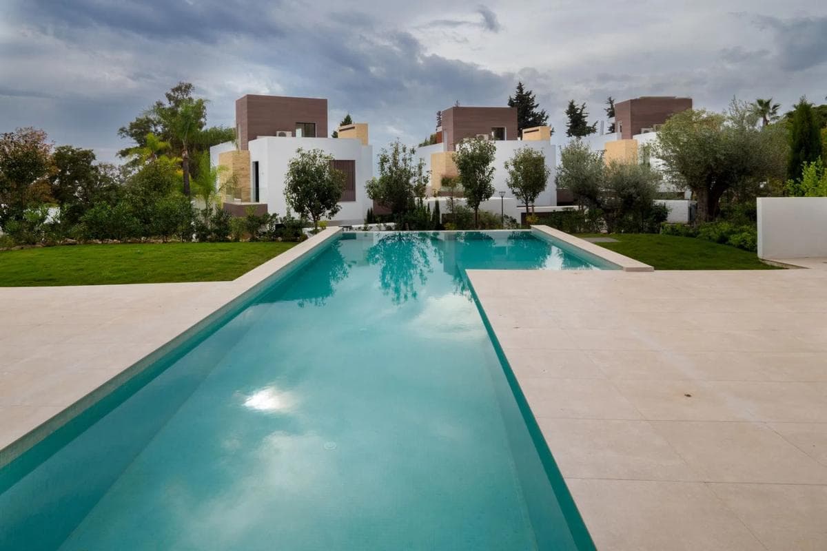 Sale of independent chalet in Avenida Ricardo Soriano, Marbella
photo 2
