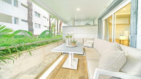 Piso en venta en Calle Arturo Rubinstein, 8, Marbella
thumbnail 1