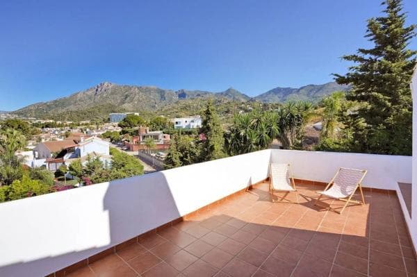 Independent chalet for sale in Calle Almensino, Marbella
thumbnail 1
