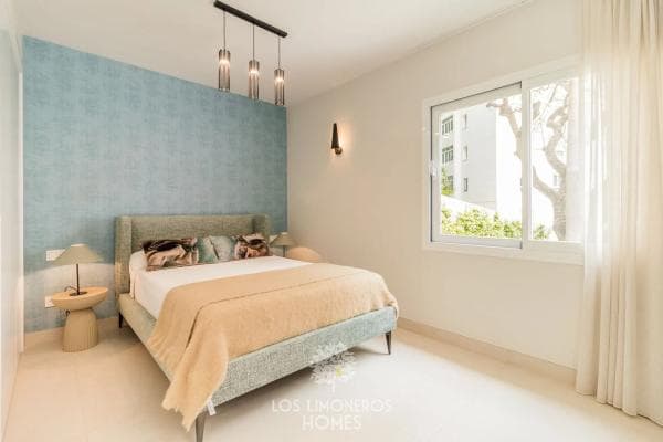 Independent chalet for sale in Calle Hermanos Belón Lima, Marbella
photo 1