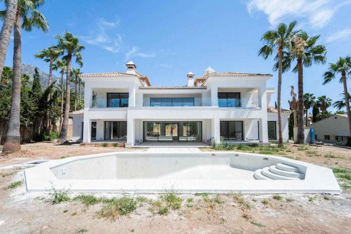 Sale of independent chalet in Barrio Casco Antiguo, Marbella
photo 4