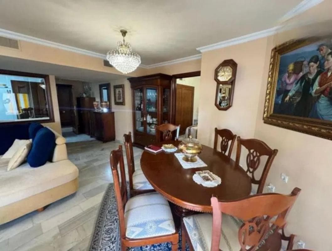 Venta de piso en Calle Camilo José Cela, Marbella
photo 4