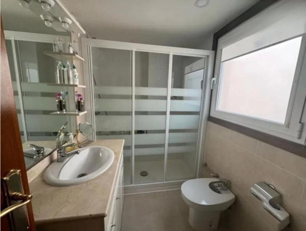 Venta de piso en Calle Camilo José Cela, Marbella
photo 5