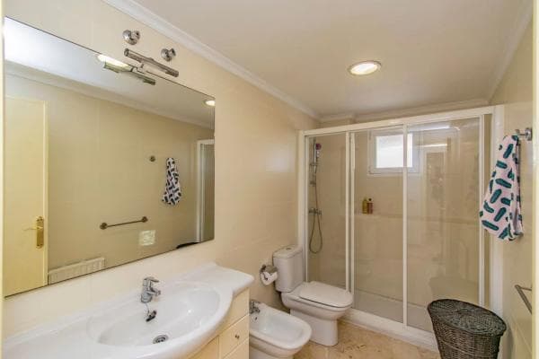 Piso en venta en Calle Camilo José Cela, Marbella
photo 1