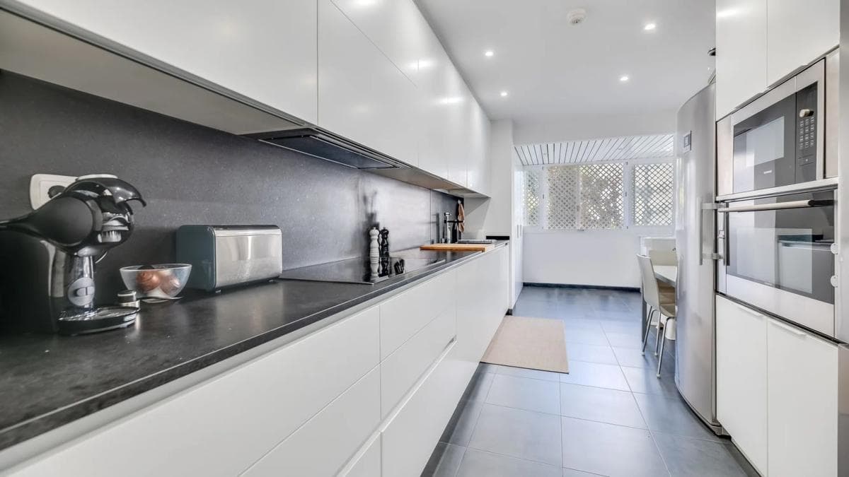 Продажа квартиры на Calle Arturo Rubinstein, Марбелла
photo 3