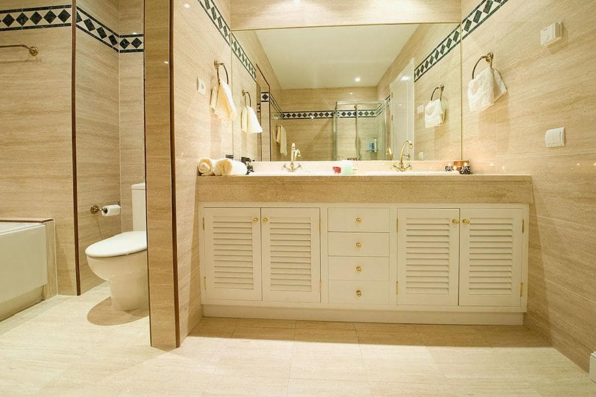Sale of apartment in Barrio Valdeolletas-Las Cancelas-Xarblanca, Marbella
photo 2
