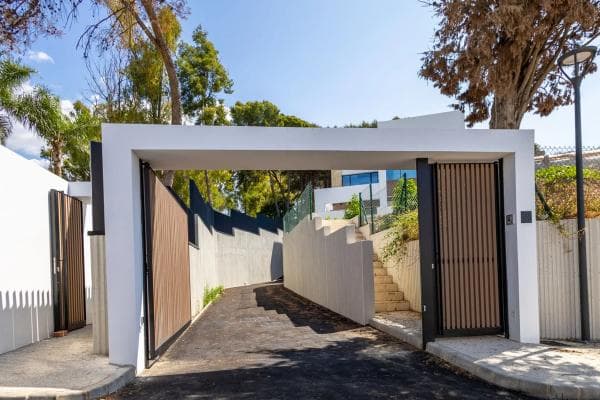 Independent chalet for sale in Calle Vigil de Quiñones, Marbella
thumbnail 2