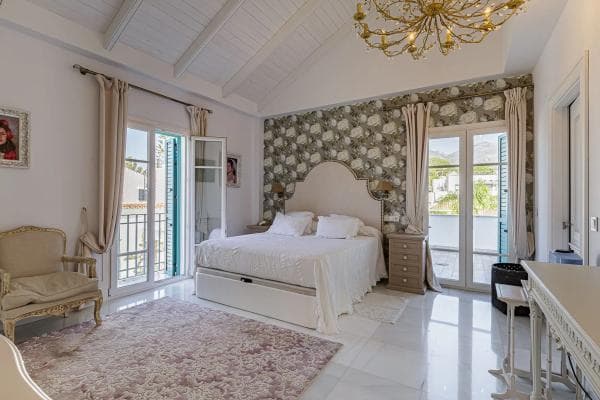 Independent chalet for sale in Plaza de la Lola, 7, Marbella
photo 1