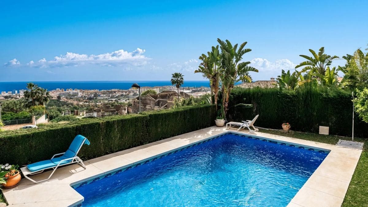 Sprzedaż niezależnego domku jednorodzinnego w Calle Borgoña, Marbella photo 4