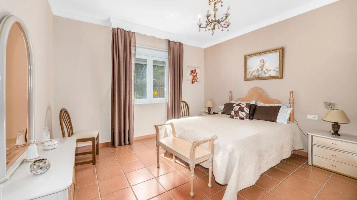 Sprzedaż niezależnego domku jednorodzinnego w Calle Borgoña, Marbella photo 5