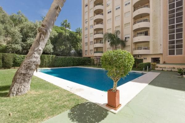 Piso en venta en Avenida Ricardo Soriano, Marbella
thumbnail 1