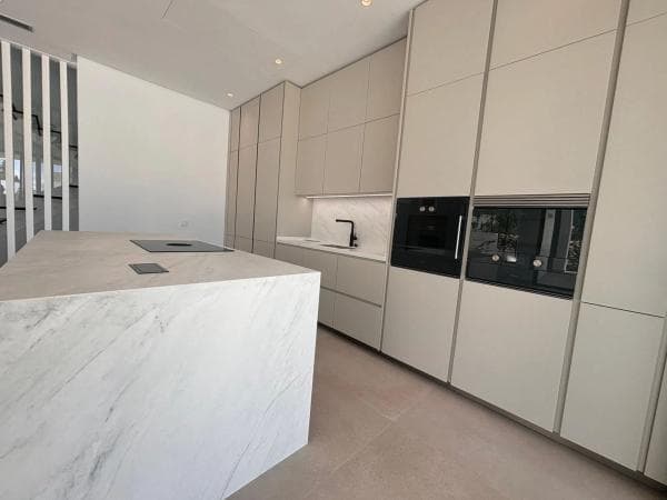 Independent chalet for sale in Plaza Vigil de Quiñones, Marbella
thumbnail 2