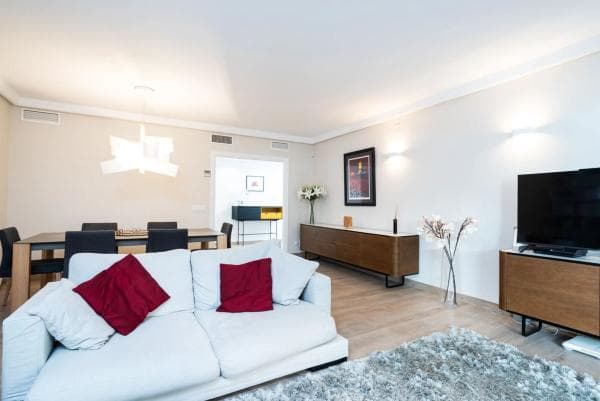 Piso en venta en Barrio Playa Bajadilla-Puertos, Marbella
thumbnail 1