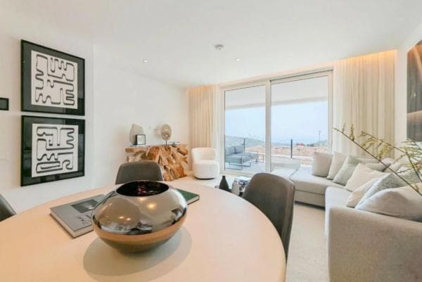 Piso en venta en Barrio Huerta del Prado-La Montua, Marbella
thumbnail 1