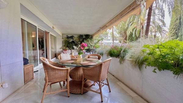 Piso en venta en Calle de Arturo Rubinstain, 2, Marbella
thumbnail 2