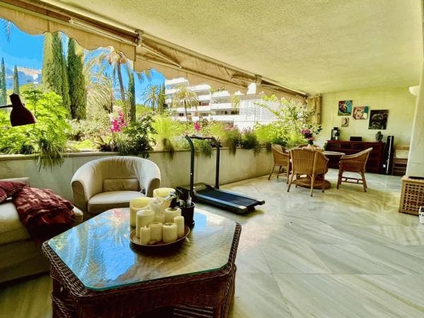 Piso en venta en Barrio Playa de la Fontanilla, Marbella
thumbnail 2