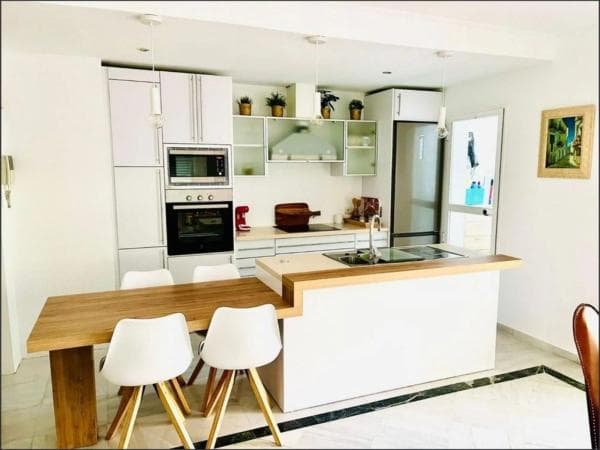 Apartment for sale in Barrio La Carolina-Guadalpín, Marbella thumbnail 2