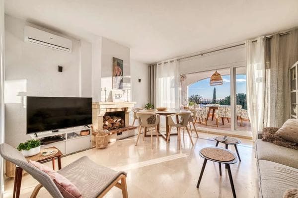Apartment for sale in Barrio Nagüeles, Marbella thumbnail 2