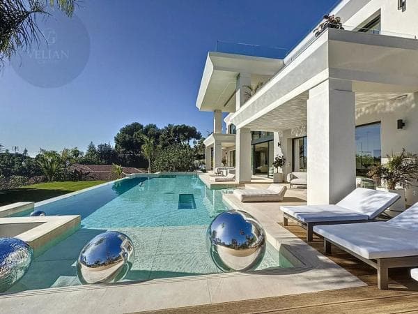 Independent chalet for sale in Golden Mile, Marbella
photo 1