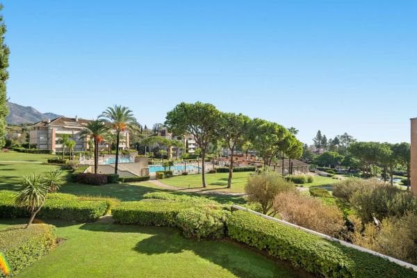 Piso en venta en Bulevar Príncipe Alfonso de Hohenlohe, Marbella
thumbnail 1