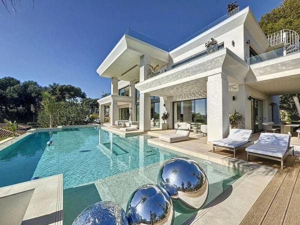 Independent chalet for sale in Calle Albinoni, Marbella
thumbnail 2