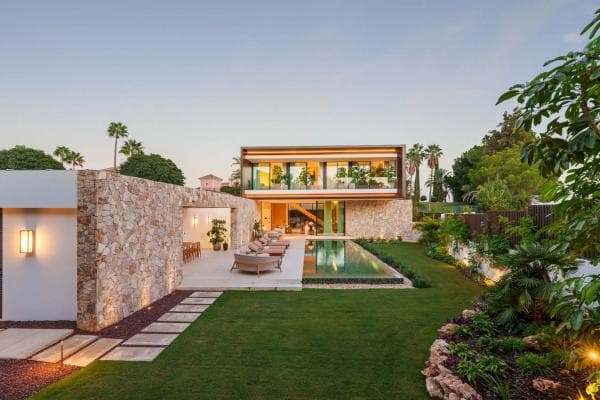 Independent chalet for sale in Calle Sierra Nevada, Marbella
photo 1