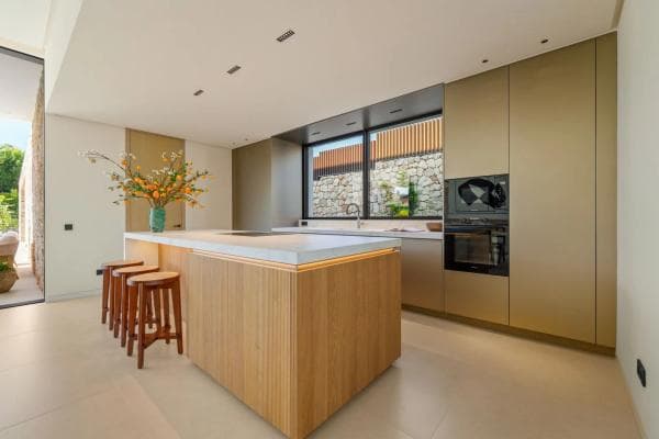 Independent chalet for sale in Calle Sierra Nevada, Marbella
thumbnail 1