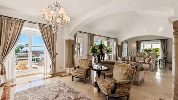 Independent chalet for sale in Barrio Sierra Blanca, Marbella
thumbnail 1