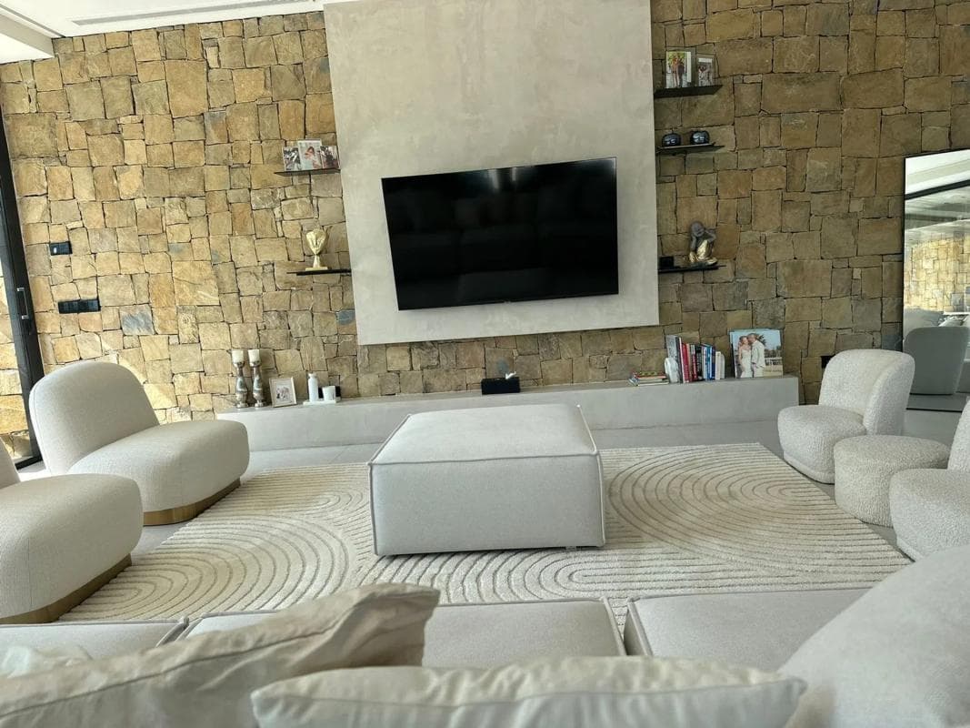 Sale of independent chalet in Barrio Sierra Blanca, Marbella
photo 3
