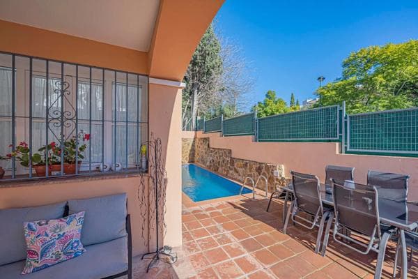Chalet adosado en venta en Avenida de Ceuta , Marbella thumbnail 2