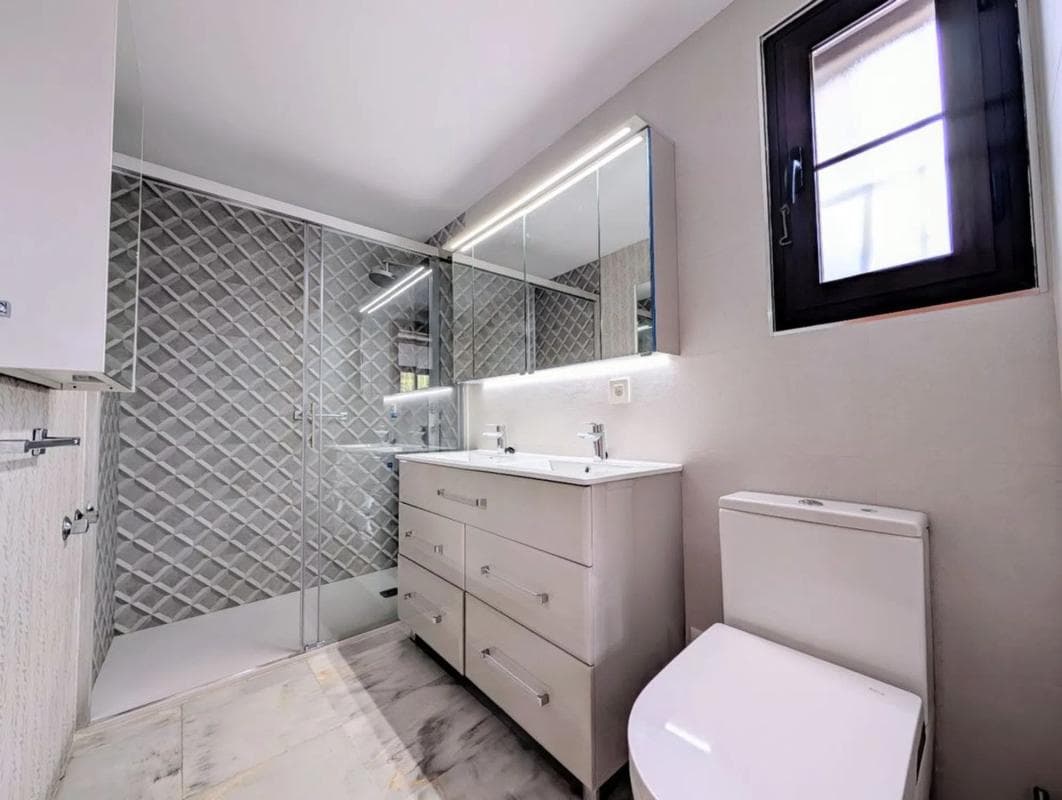 Venta de chalet adosado en Barrio Nagüeles , Marbella photo 2